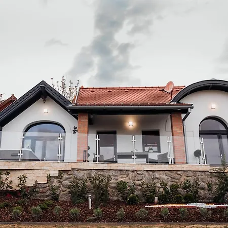Bagoly Wellness 2 Lägenhet Pécs